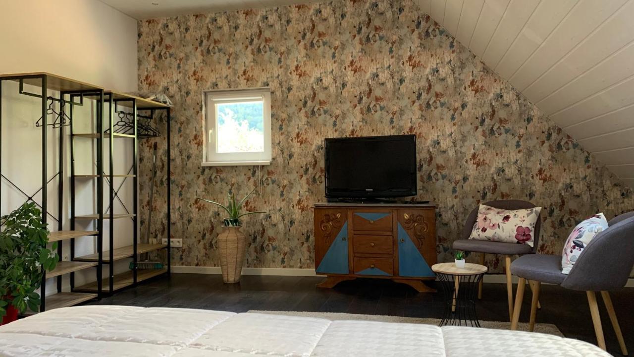 Petit Chalet individuel dans un écrin de verdure Plaine Extérieur photo